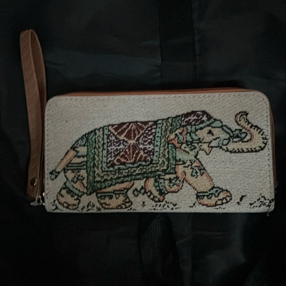 Embroidered Elephant Clutch Wristlet Wallet NWOT